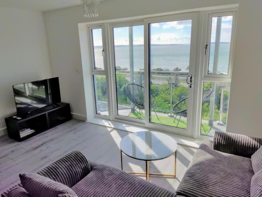 Modern Apartment With Breathtaking Sea Views Penmaenmawr Exterior photo